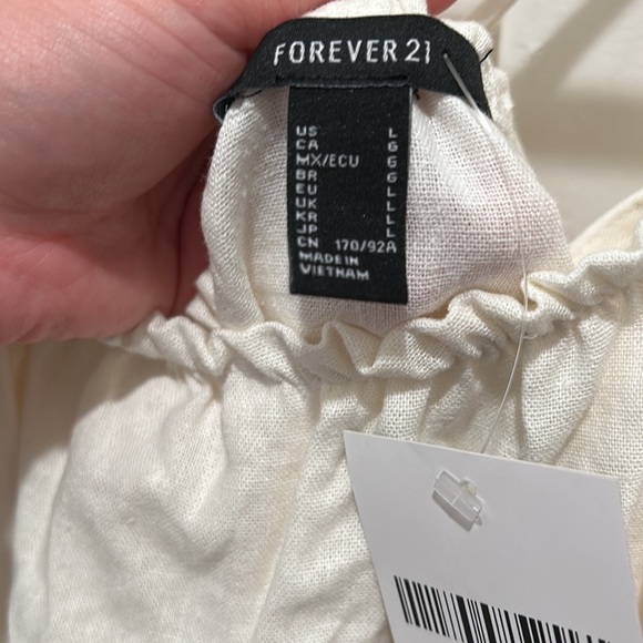 NWT Large White Woven Top Forever 21 - Picture 4 of 4